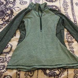 Lululemon half zip size 6